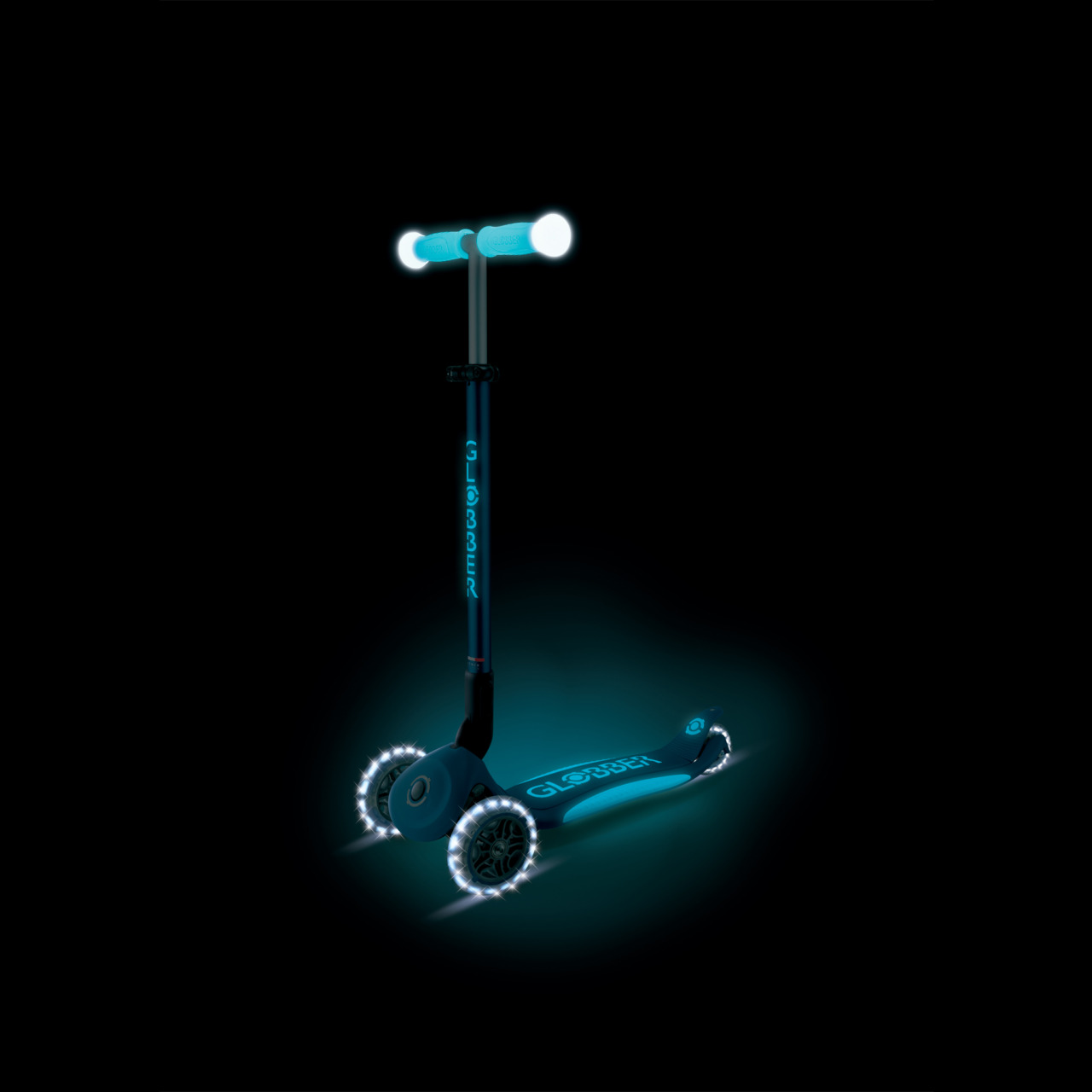 04 839 100 Adjustable Scooter That Glows In The Dark
