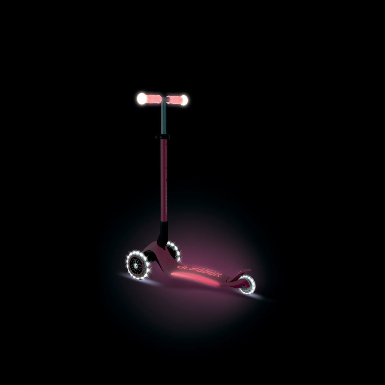 07 839 110 Glow In The Dark Scooter With Led Wheels