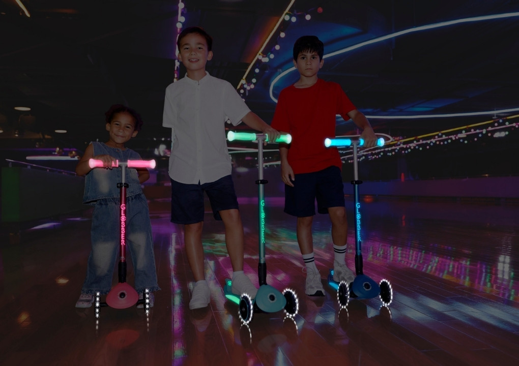 01 839 Glow In The Dark Kids Scooter