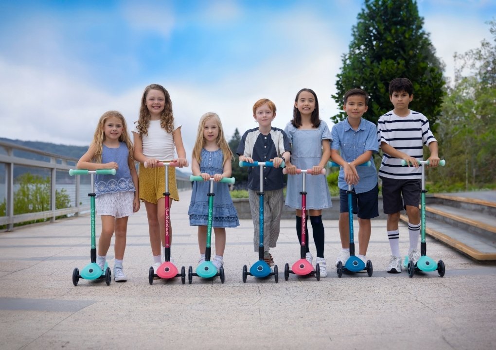 04 839 3 Wheel Glowing Scooter For Children