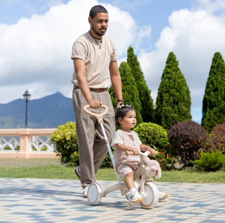 738 Toddler Tricycle With Adjustable Parent Handle 1